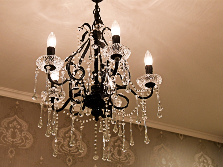 シャンデリア・照明の取り付け