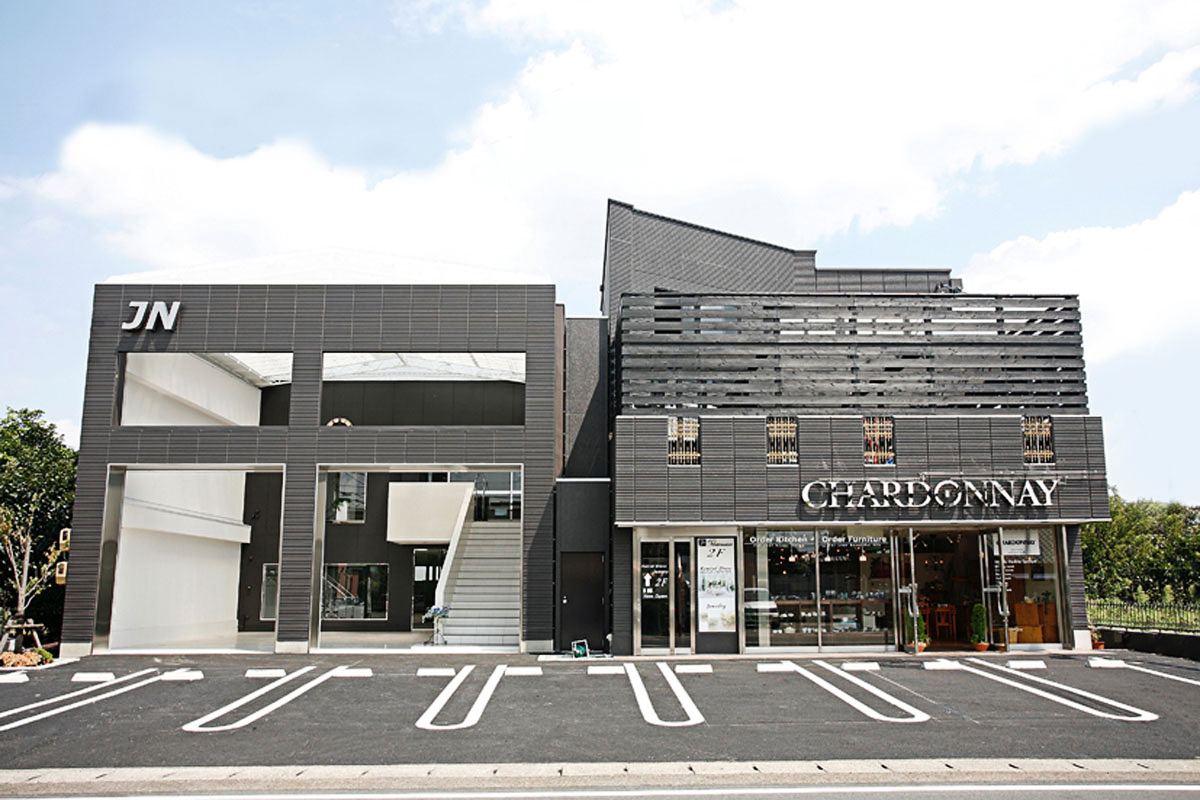 マイクロバス　シートカバー　会社外観