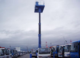 高所作業車 レンタル