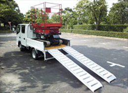 高所作業車 レンタル