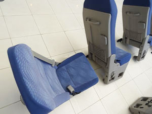 マイクロバス シート 架装 