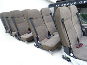 マイクロバス シート 架装 