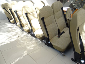 マイクロバス シート 架装 