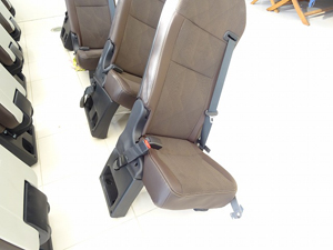 マイクロバス シート 架装 