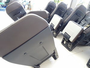 マイクロバス シート 架装 