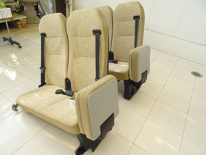 マイクロバス シート 架装 