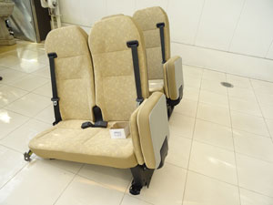 マイクロバス シート 架装 