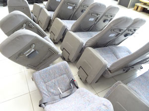 マイクロバス シート 架装 