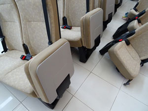 マイクロバス シート 架装 