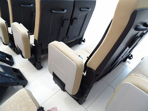 マイクロバス シート 架装 