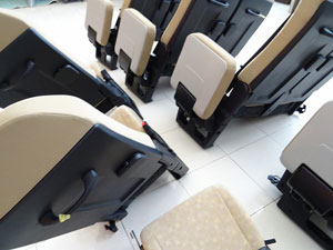 マイクロバス シート 架装 