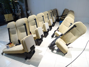 マイクロバス シート 架装 