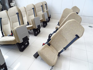 マイクロバス シート 架装 