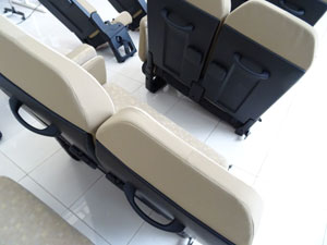 マイクロバス シート 架装 