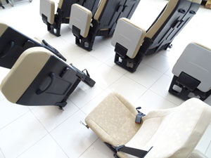 マイクロバス シート 架装 