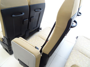 マイクロバス シート 架装 
