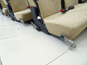 マイクロバス シート 架装 