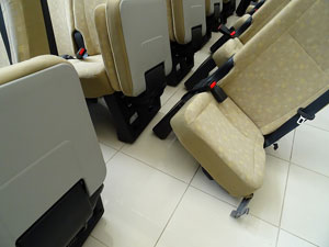 マイクロバス シート 架装 