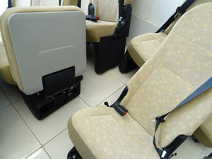 マイクロバス シート 架装 