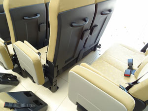 マイクロバス シート 架装 