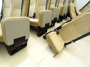 マイクロバス シート 架装 