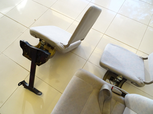 マイクロバス シート 架装 