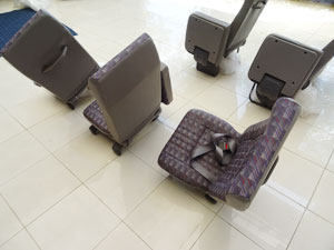 マイクロバス シート 架装 