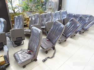 マイクロバス シート 架装 