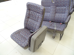 マイクロバス シート 架装 