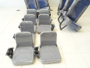 マイクロバス シート 架装 