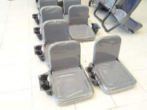 マイクロバス シート 架装 