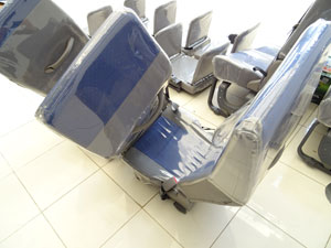 マイクロバス シート 架装 