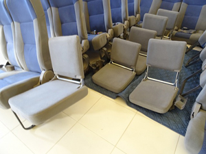 マイクロバス シート 架装 