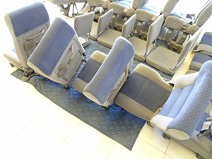 マイクロバス シート 架装 