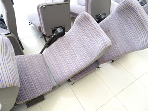 マイクロバス シート 架装 