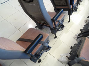 マイクロバス シート 架装 