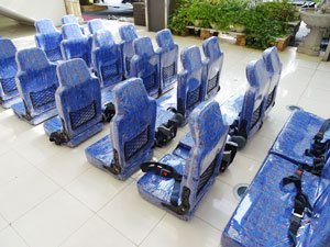 マイクロバス シート 架装 