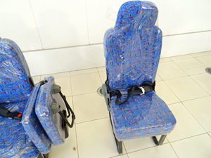 マイクロバス シート 架装 