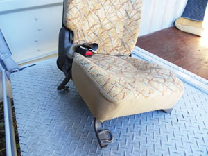 マイクロバス シート 架装 