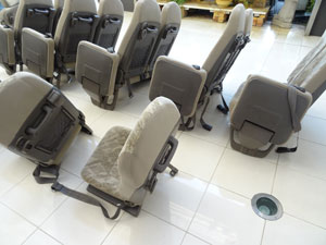 マイクロバス シート 架装 