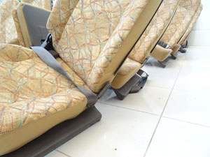 マイクロバス シート 架装 