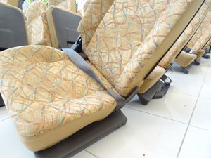 マイクロバス シート 架装 