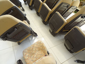 マイクロバス シート 架装 