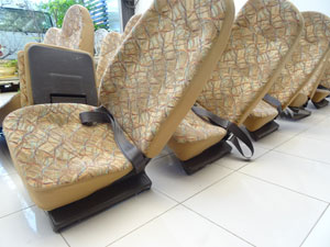 マイクロバス シート 架装 