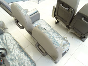 マイクロバス シート 架装 