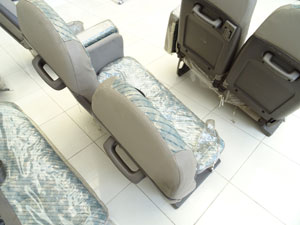 マイクロバス シート 架装 